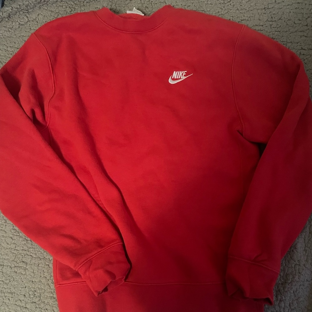 Red Nike crew neck xs